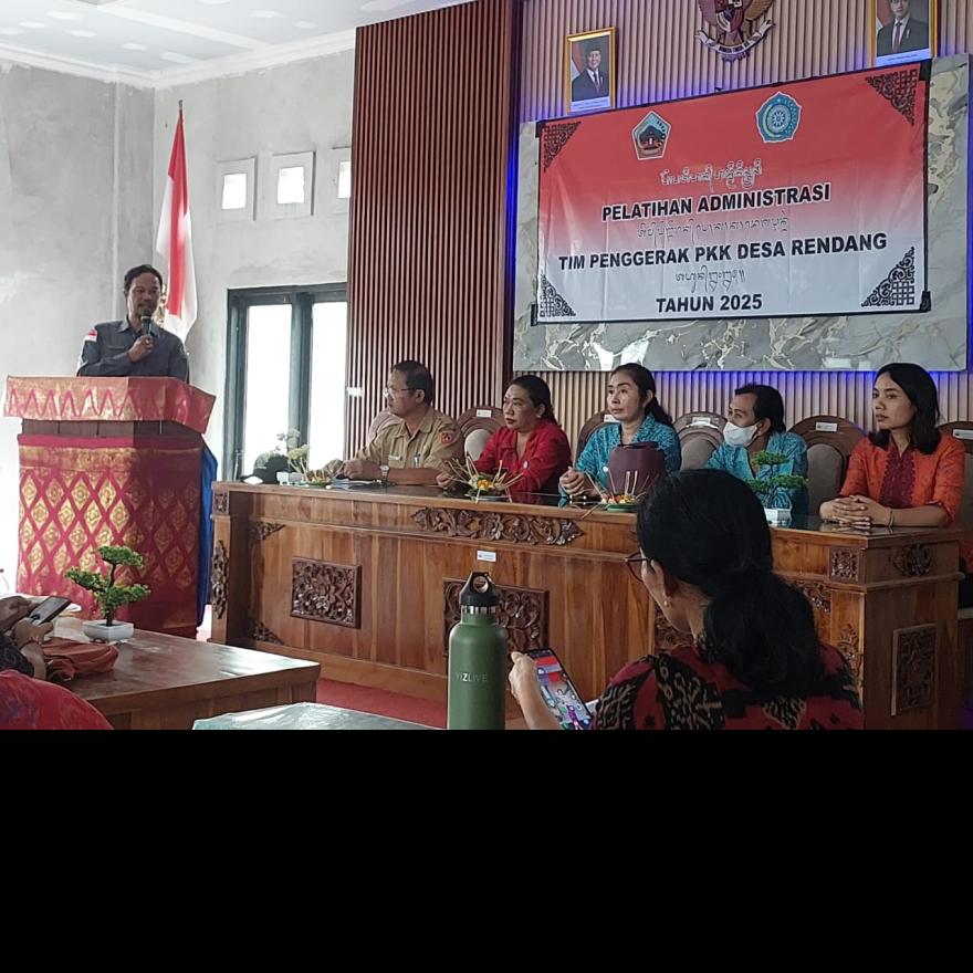 Pelatihan Administrasi Tim Penggerak PKK Desa Rendang Tahun 2025